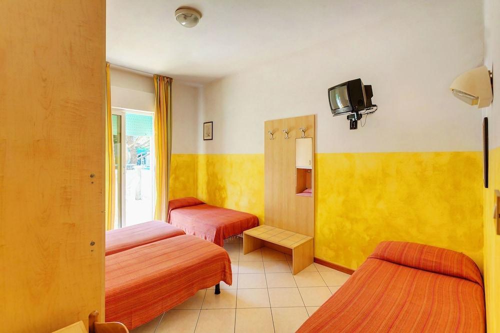 Hotel Canova Lido di Jesolo Buitenkant foto