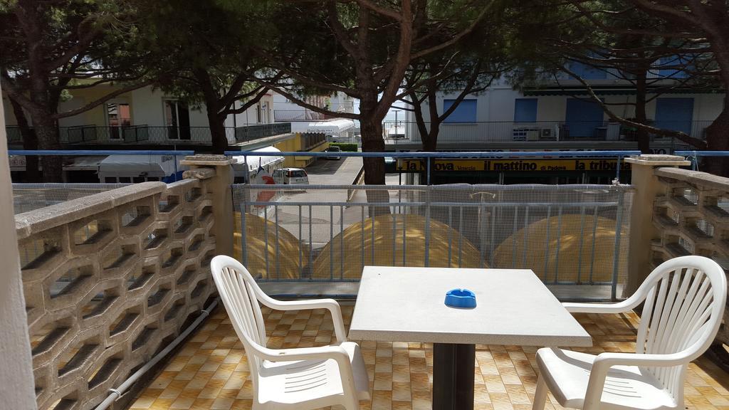 Hotel Canova Lido di Jesolo Buitenkant foto