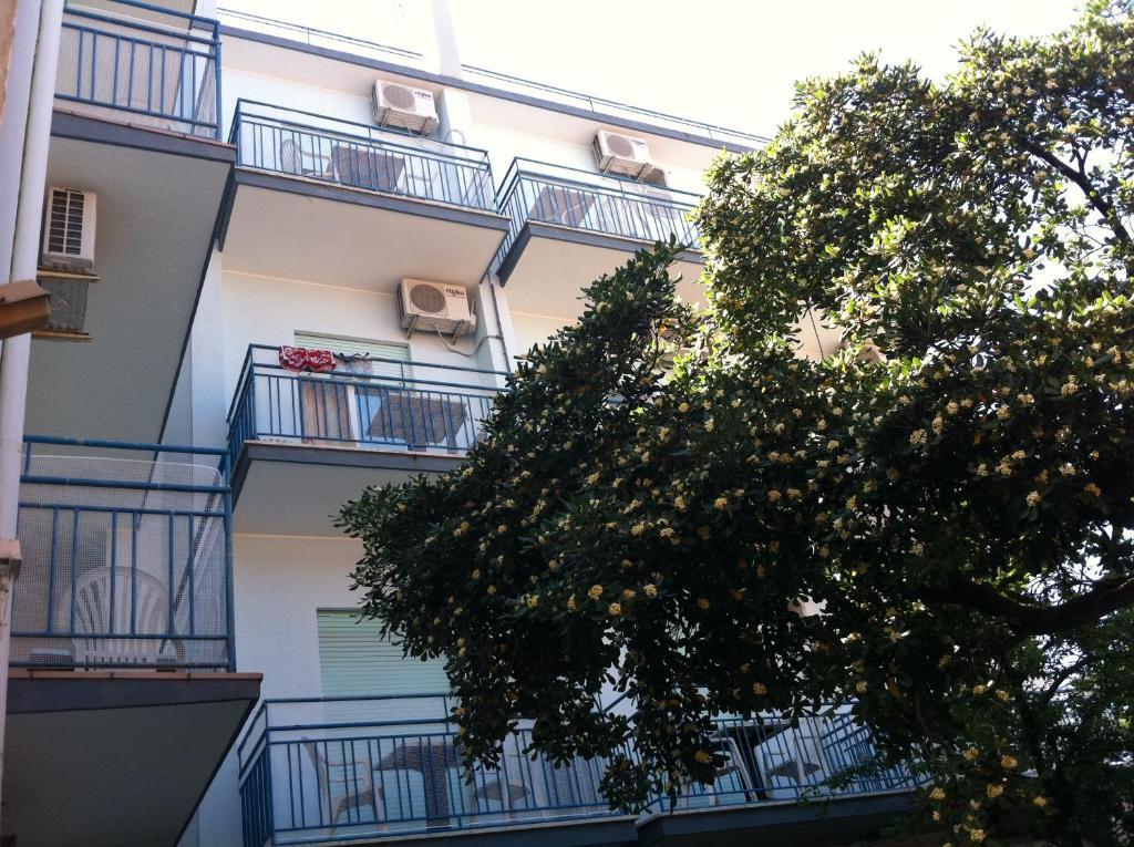 Hotel Canova Lido di Jesolo Buitenkant foto