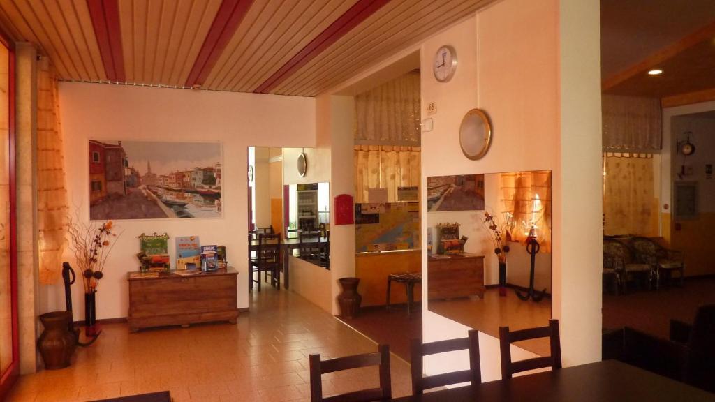 Hotel Canova Lido di Jesolo Buitenkant foto
