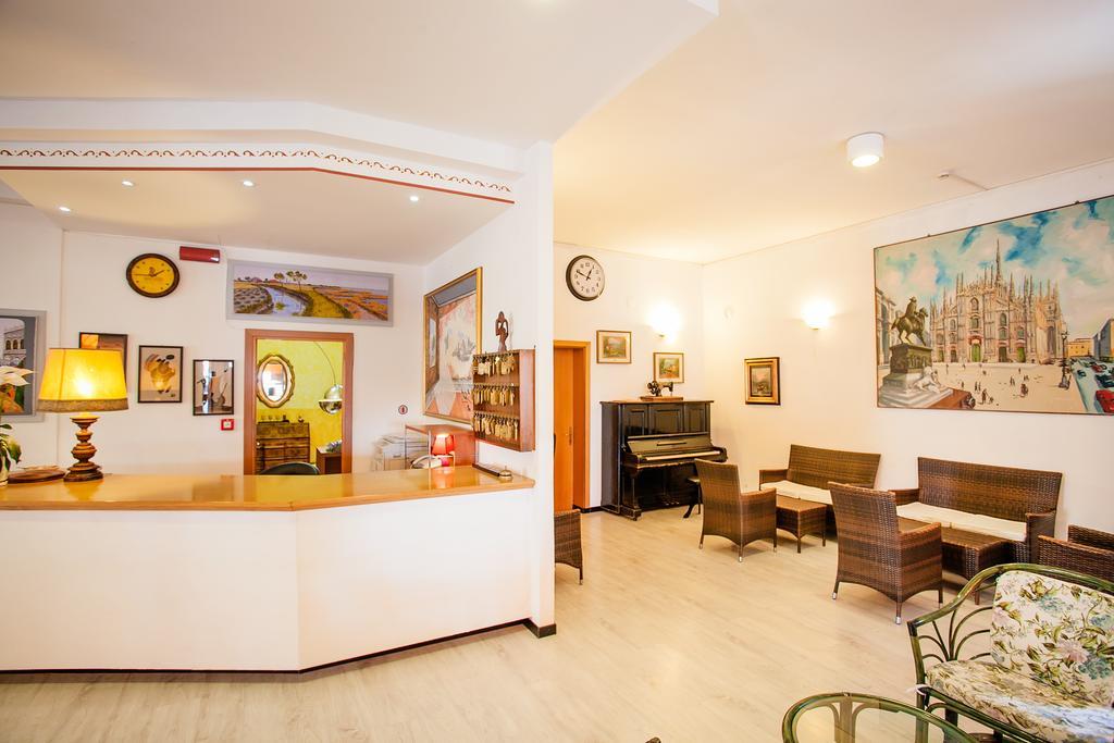 Hotel Canova Lido di Jesolo Buitenkant foto